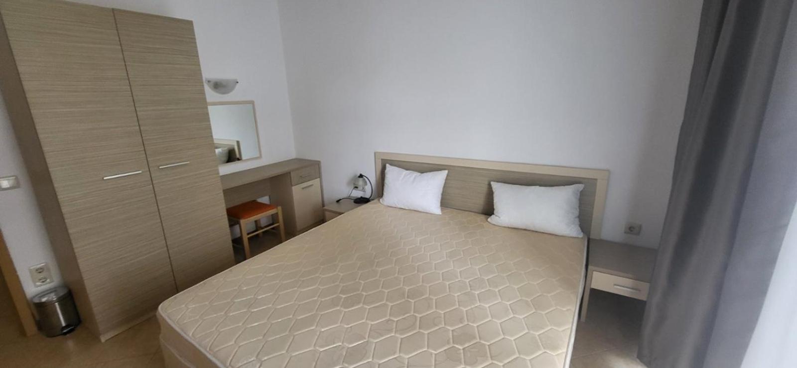 One Bedroom Guest Suite Slântsjev Brjag Eksteriør bilde